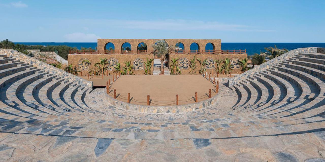 Noah'S Ark Deluxe Hotel & Spa Famagusta  Exterior photo